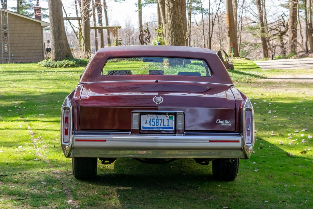 1991 Cadillac Brougham - Image 7 of 31