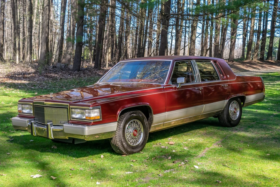 1991 Cadillac Brougham - Image 2 of 31