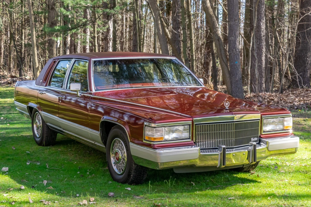 1991 Cadillac Brougham - Image 4 of 31