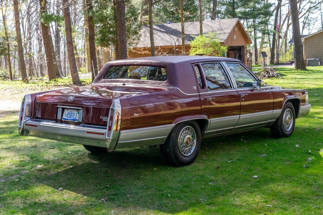 1991 Cadillac Brougham - Image 6 of 31