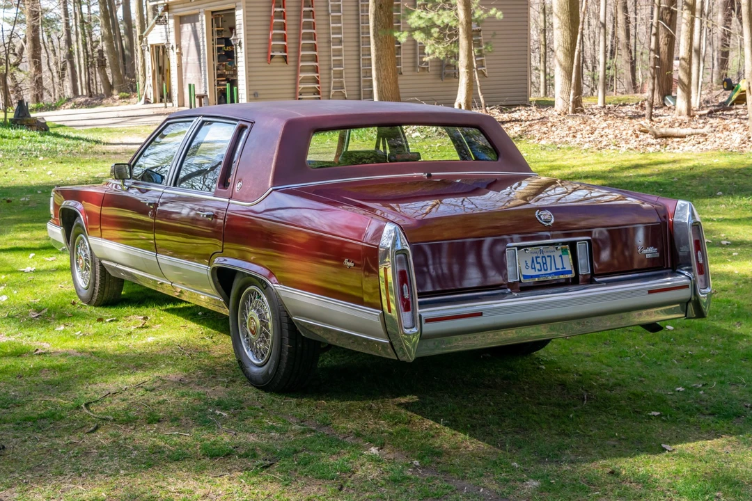 1991 Cadillac Brougham - Image 8 of 31