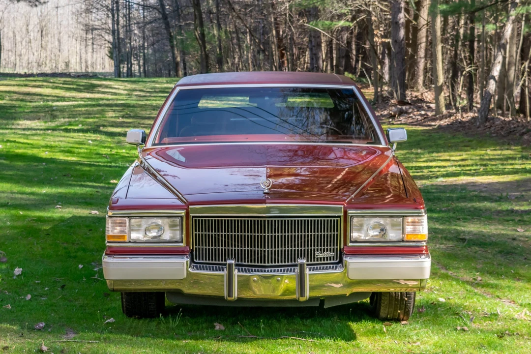 1991 Cadillac Brougham - Image 3 of 31