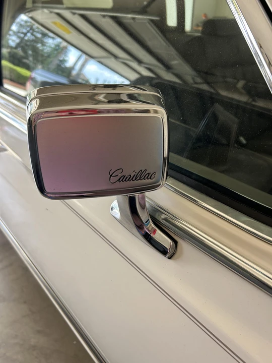 1991 Cadillac Brougham - Image 28 of 31
