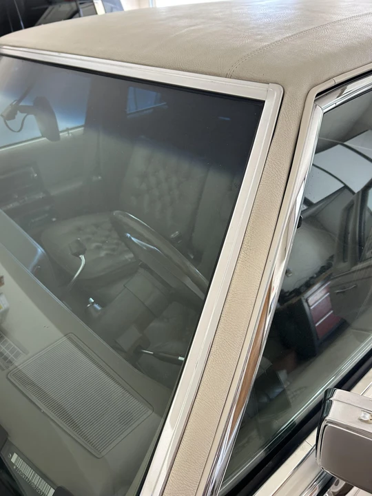 1991 Cadillac Brougham - Image 30 of 31
