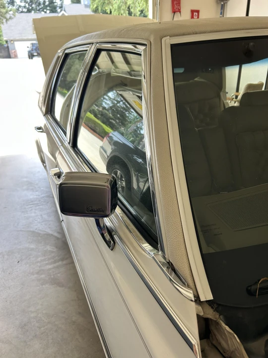 1991 Cadillac Brougham - Image 27 of 31