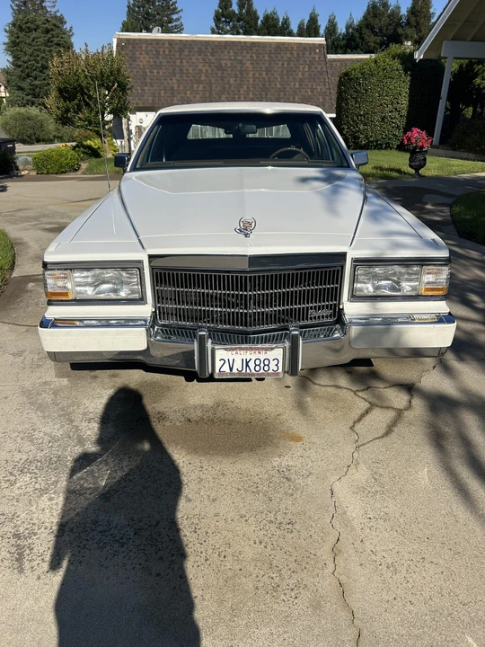 1991 Cadillac Brougham - Image 4 of 31