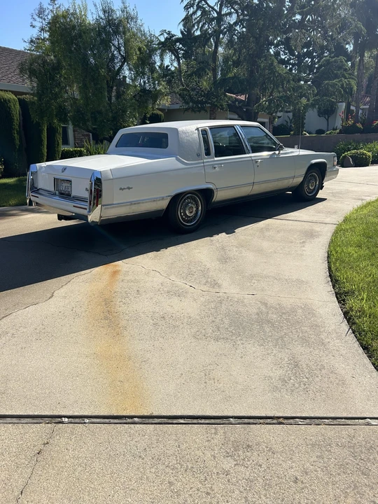1991 Cadillac Brougham - Image 12 of 31