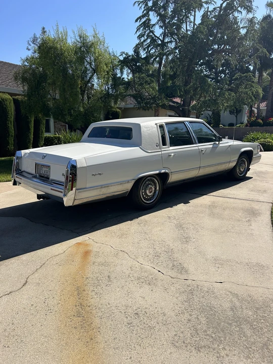 1991 Cadillac Brougham - Image 11 of 31