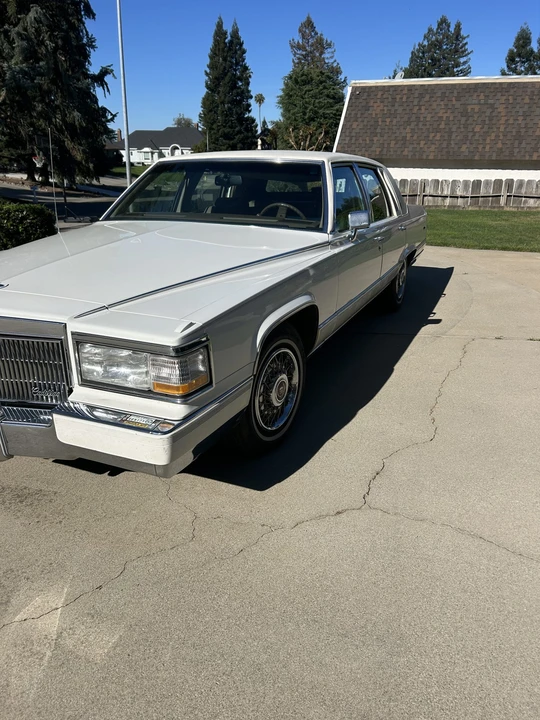 1991 Cadillac Brougham - Image 16 of 31