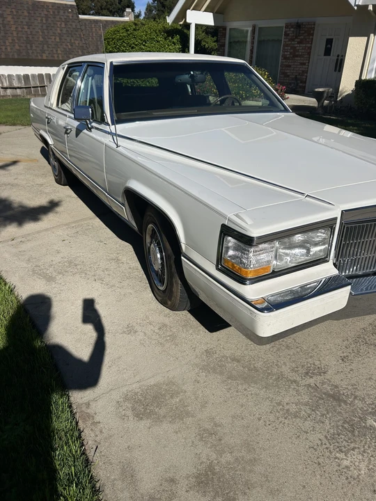 1991 Cadillac Brougham - Image 14 of 31