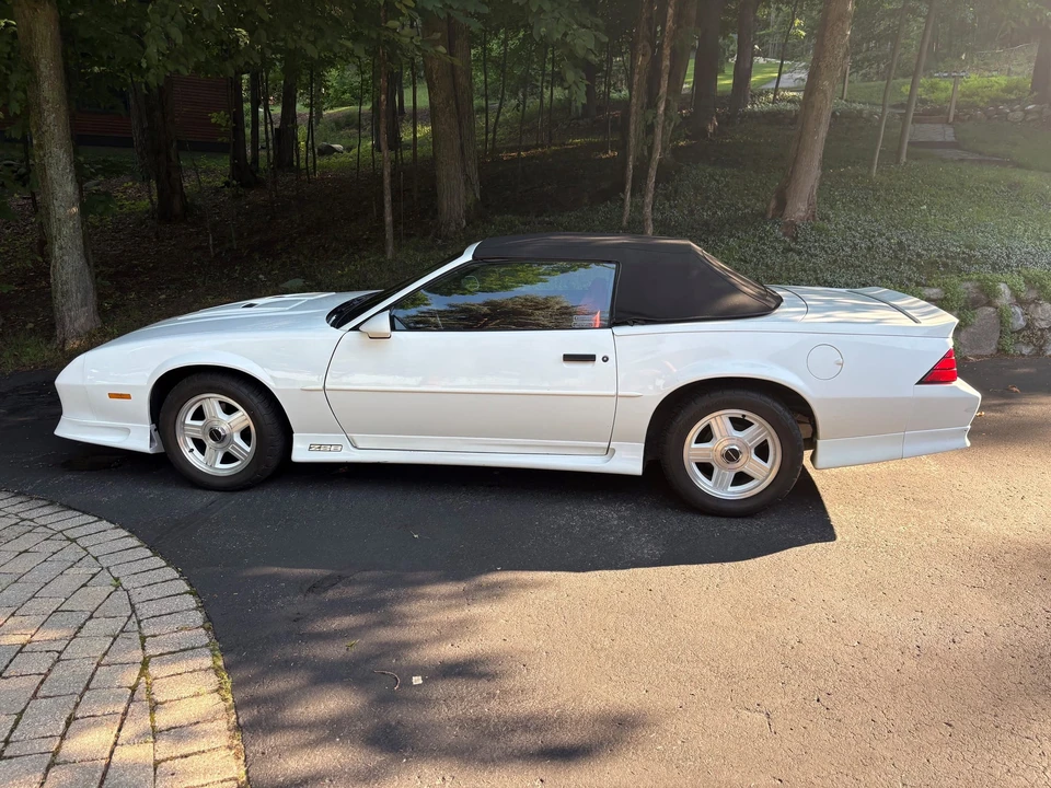 1991 Chevrolet Camaro IROC-Z & Z28 3rd Gen - Image 24 of 31