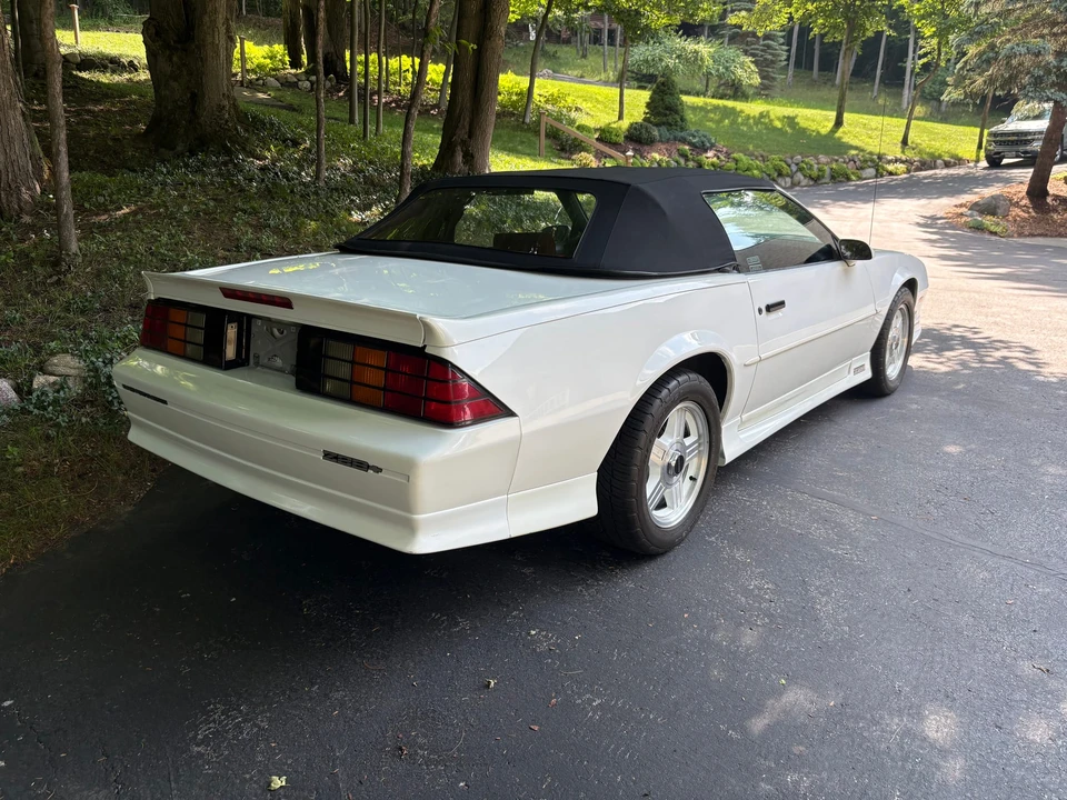 1991 Chevrolet Camaro IROC-Z & Z28 3rd Gen - Image 21 of 31