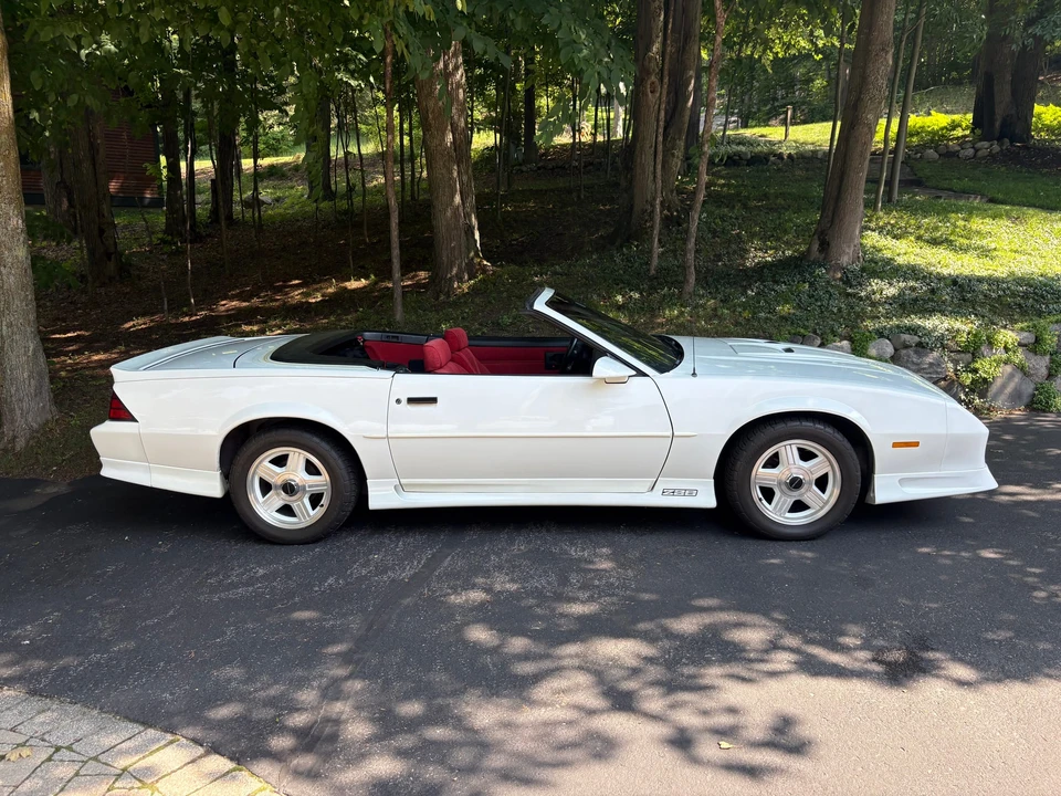 1991 Chevrolet Camaro IROC-Z & Z28 3rd Gen - Image 3 of 31