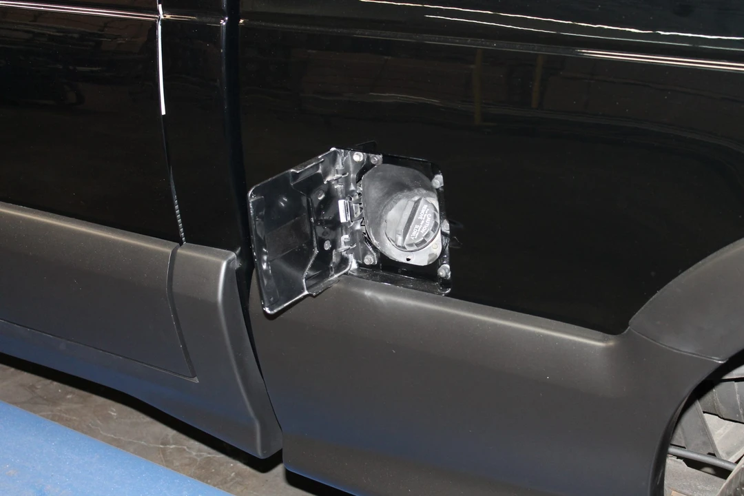 1991 GMC Syclone - Image 28 of 31