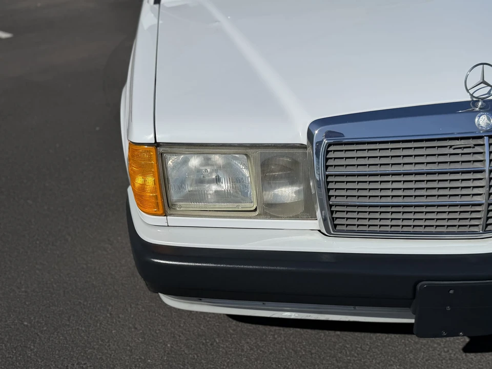 1991 Mercedes-Benz 190E - Image 17 of 31