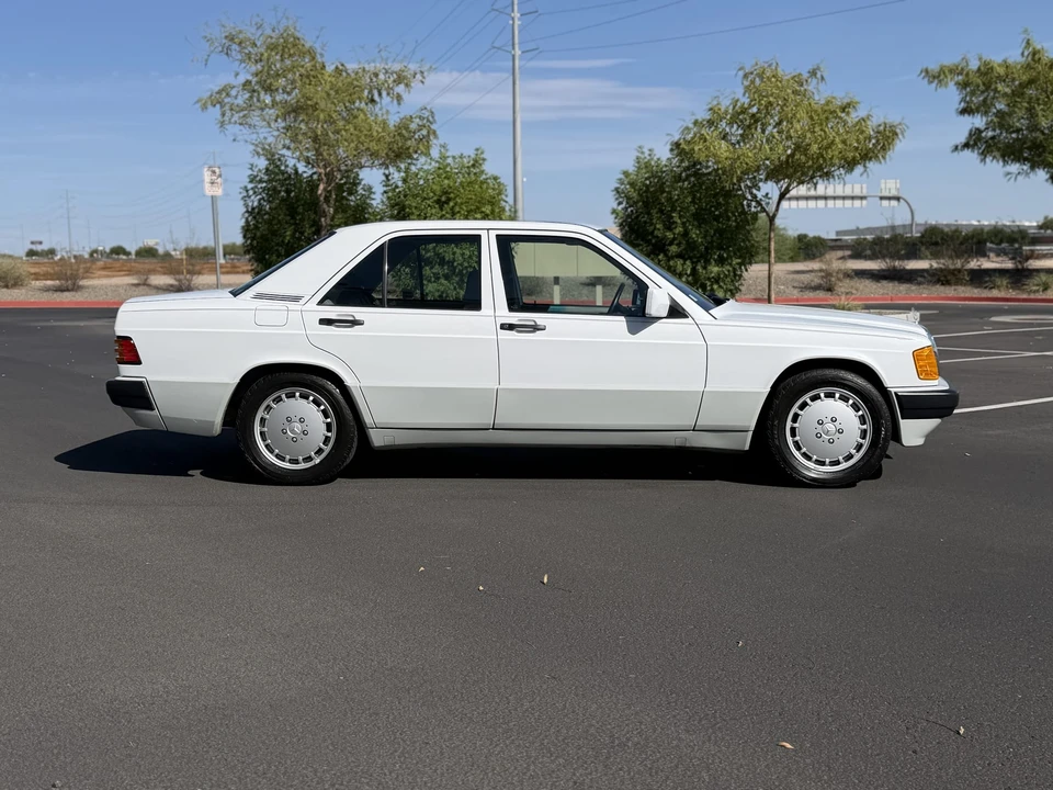 1991 Mercedes-Benz 190E - Image 9 of 31