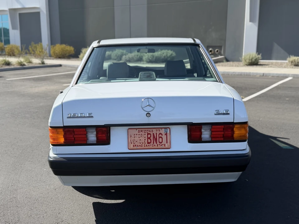 1991 Mercedes-Benz 190E - Image 12 of 31