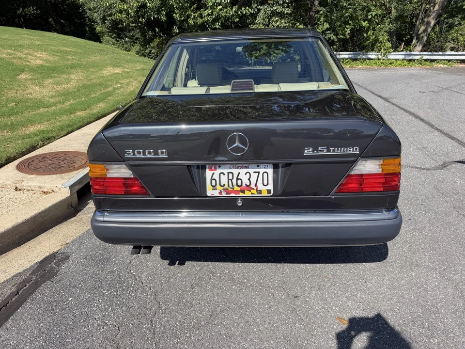 1991 Mercedes-Benz W124 E-Class - Image 12 of 31