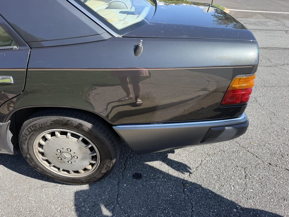 1991 Mercedes-Benz W124 E-Class - Image 26 of 31