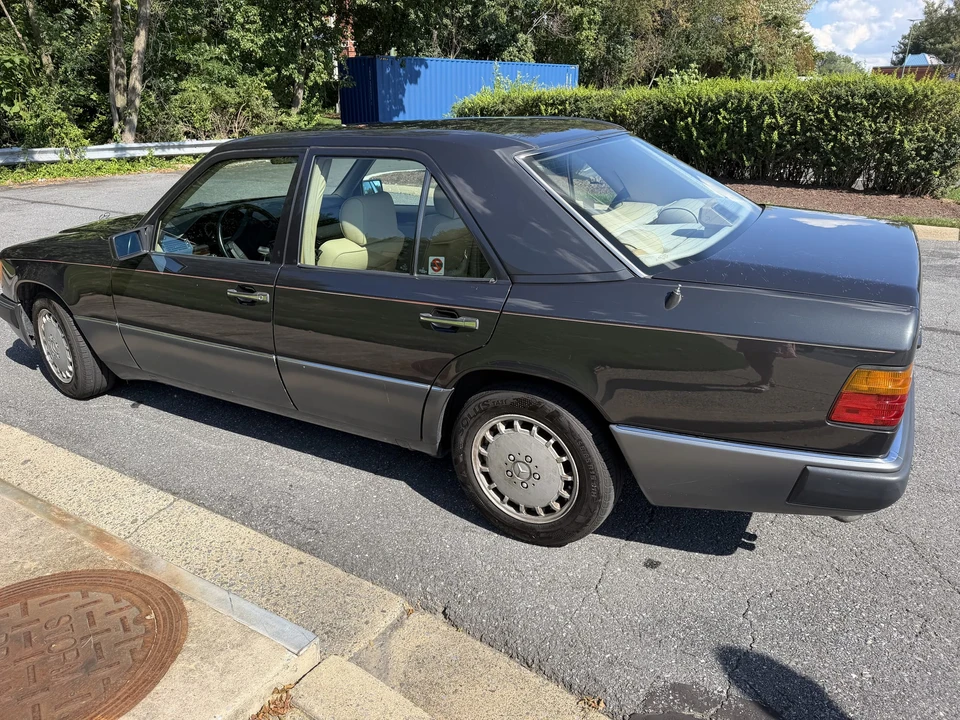 1991 Mercedes-Benz W124 E-Class - Image 25 of 31