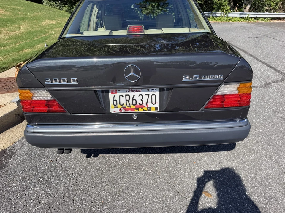1991 Mercedes-Benz W124 E-Class - Image 14 of 31