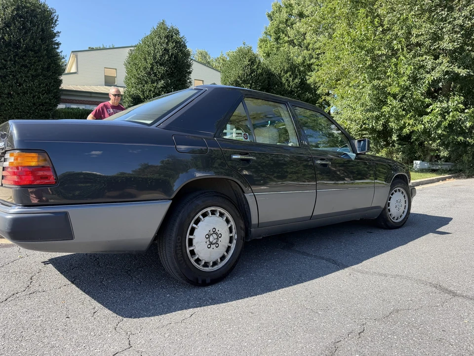 1991 Mercedes-Benz W124 E-Class - Image 10 of 31