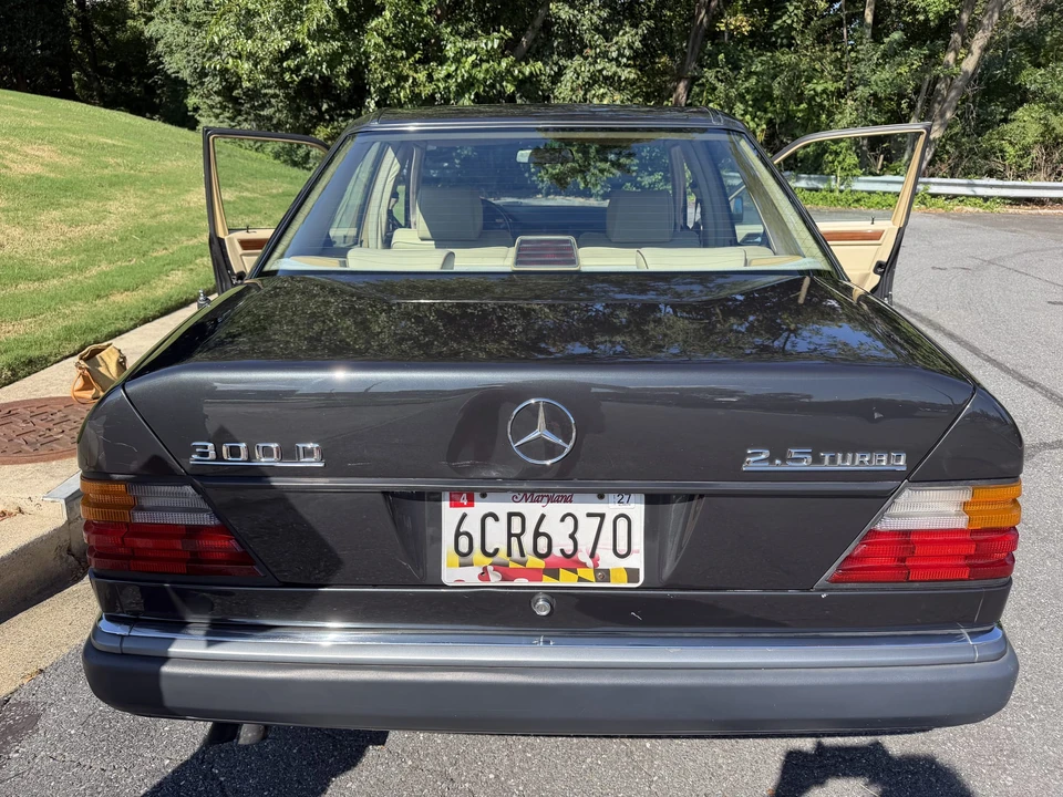 1991 Mercedes-Benz W124 E-Class - Image 29 of 31