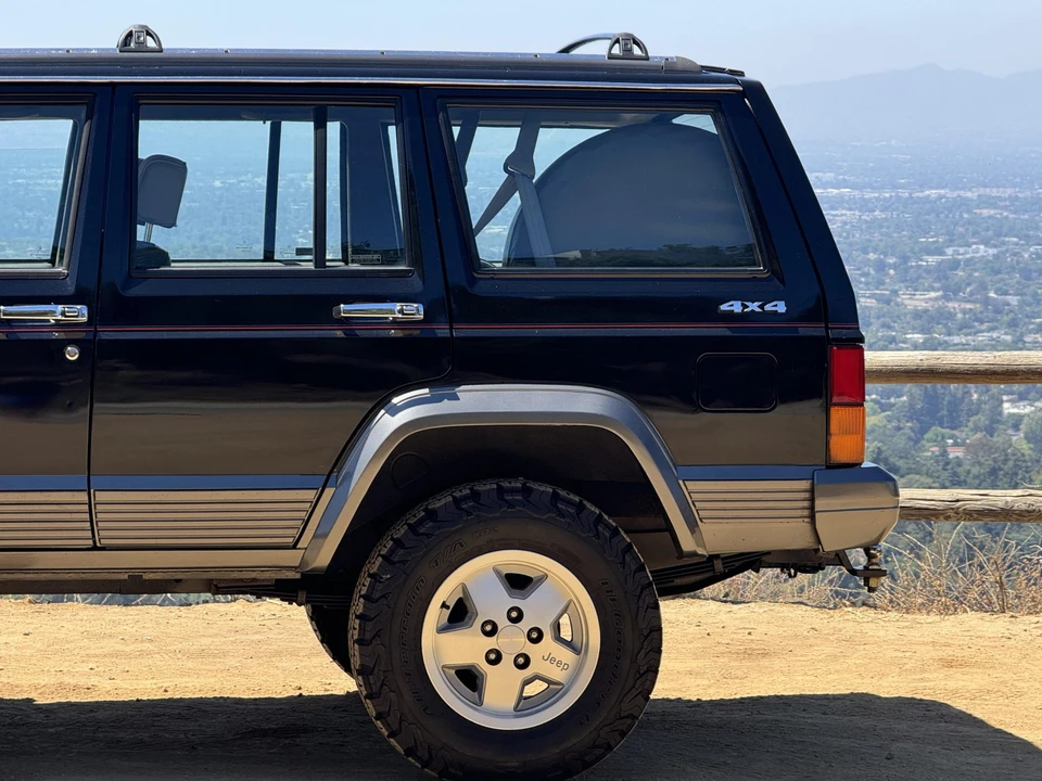 1992 Jeep XJ Cherokee - Image 20 of 31