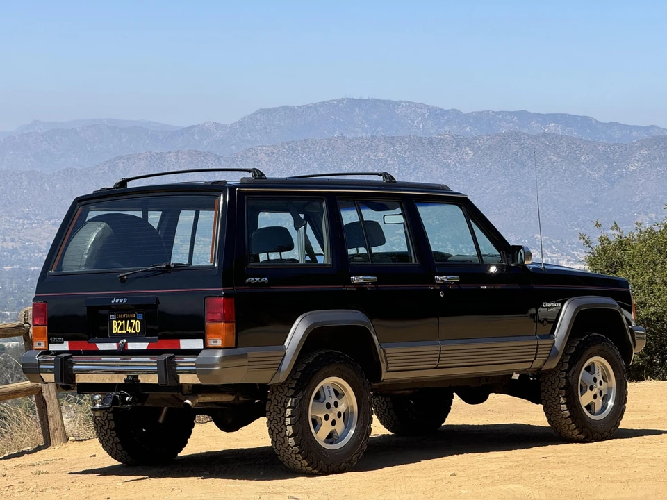 1992 Jeep XJ Cherokee - Image 11 of 31