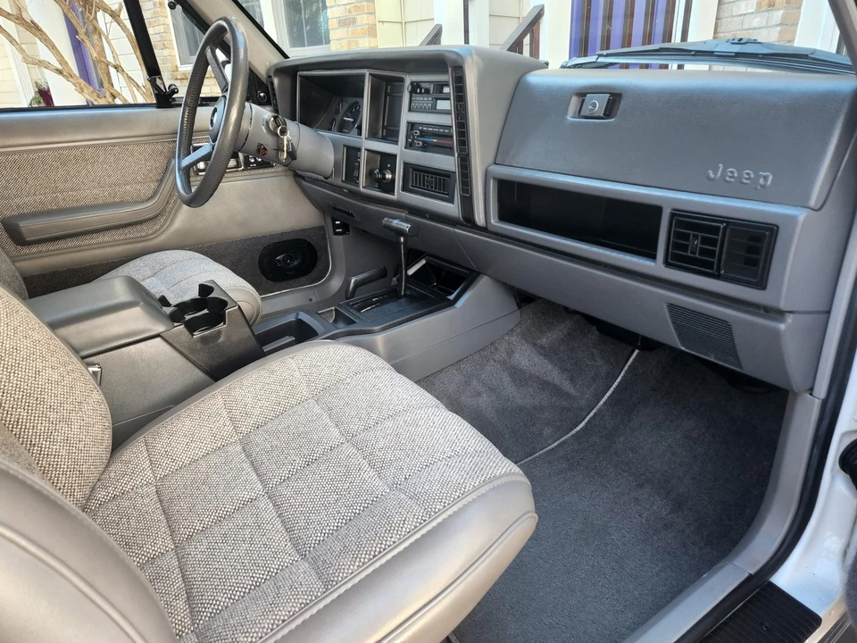 1992 Jeep XJ Cherokee - Image 30 of 31
