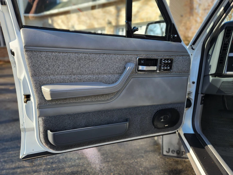 1992 Jeep XJ Cherokee - Image 29 of 31