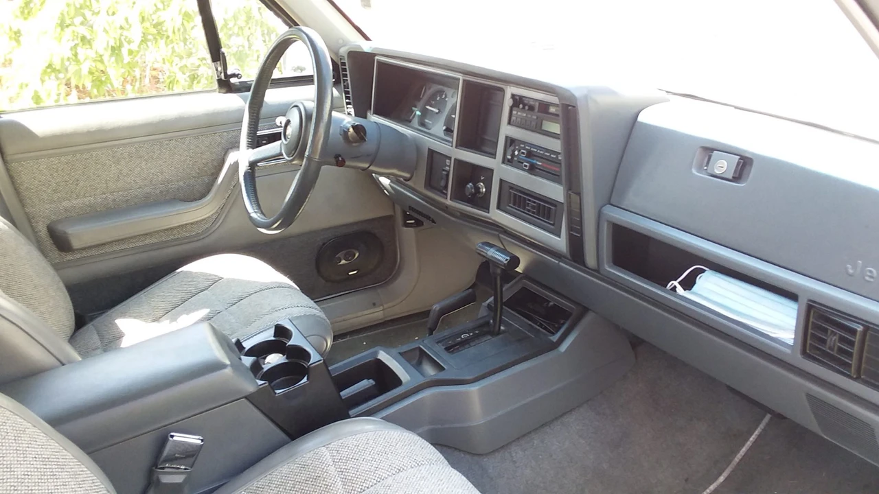 1992 Jeep XJ Cherokee - Image 26 of 31