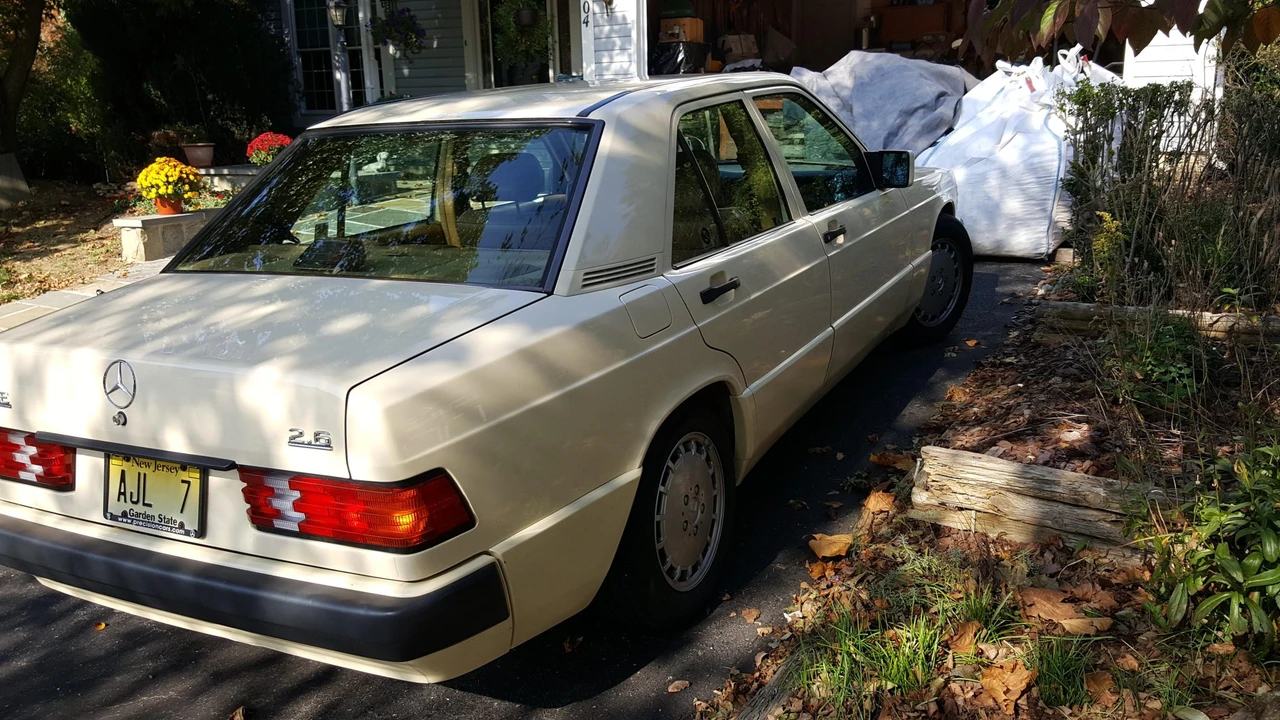 1992 Mercedes-Benz 190E - Image 23 of 31