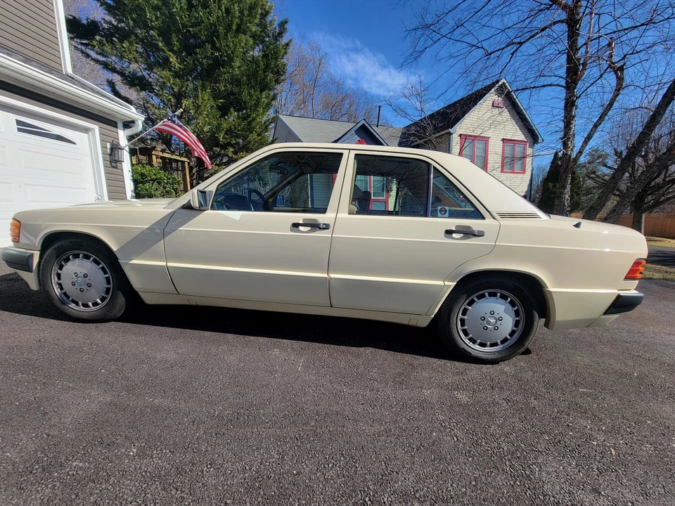 1992 Mercedes-Benz 190E - Image 10 of 31