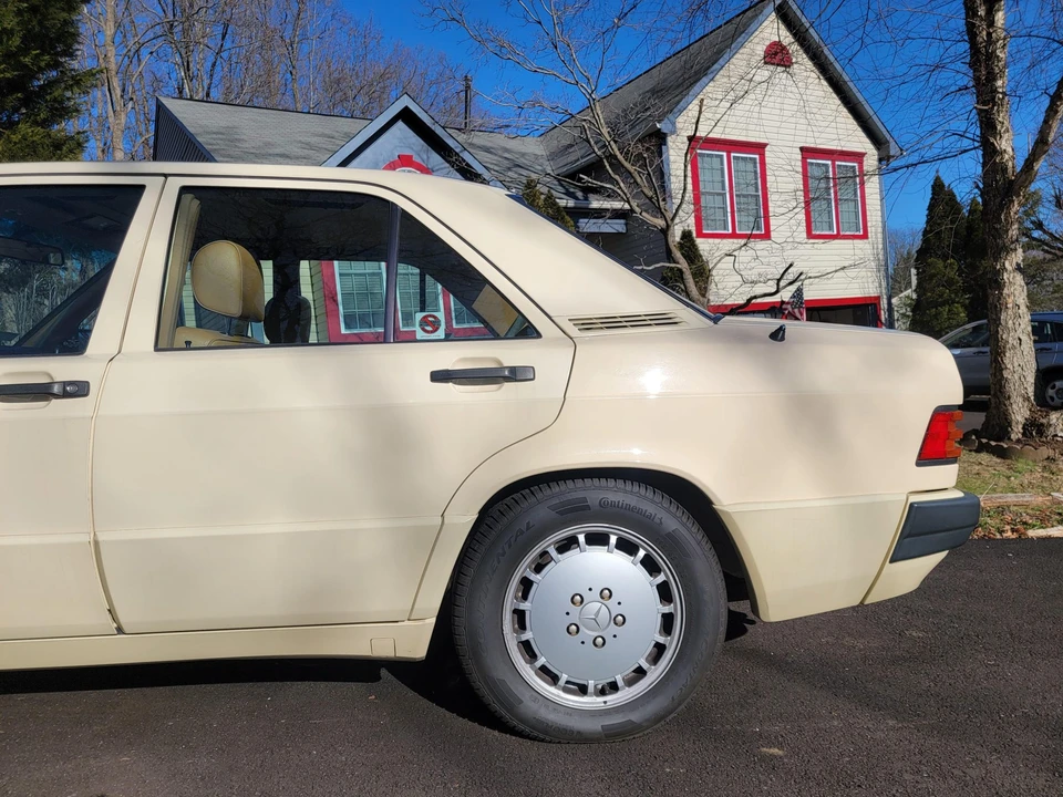 1992 Mercedes-Benz 190E - Image 22 of 31