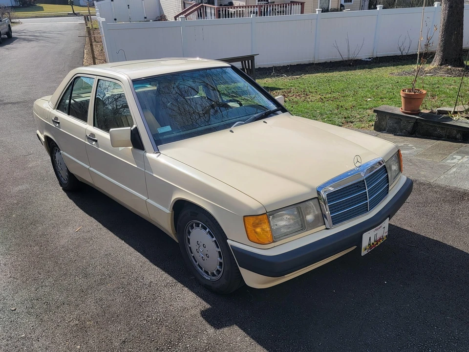 1992 Mercedes-Benz 190E - Image 2 of 31