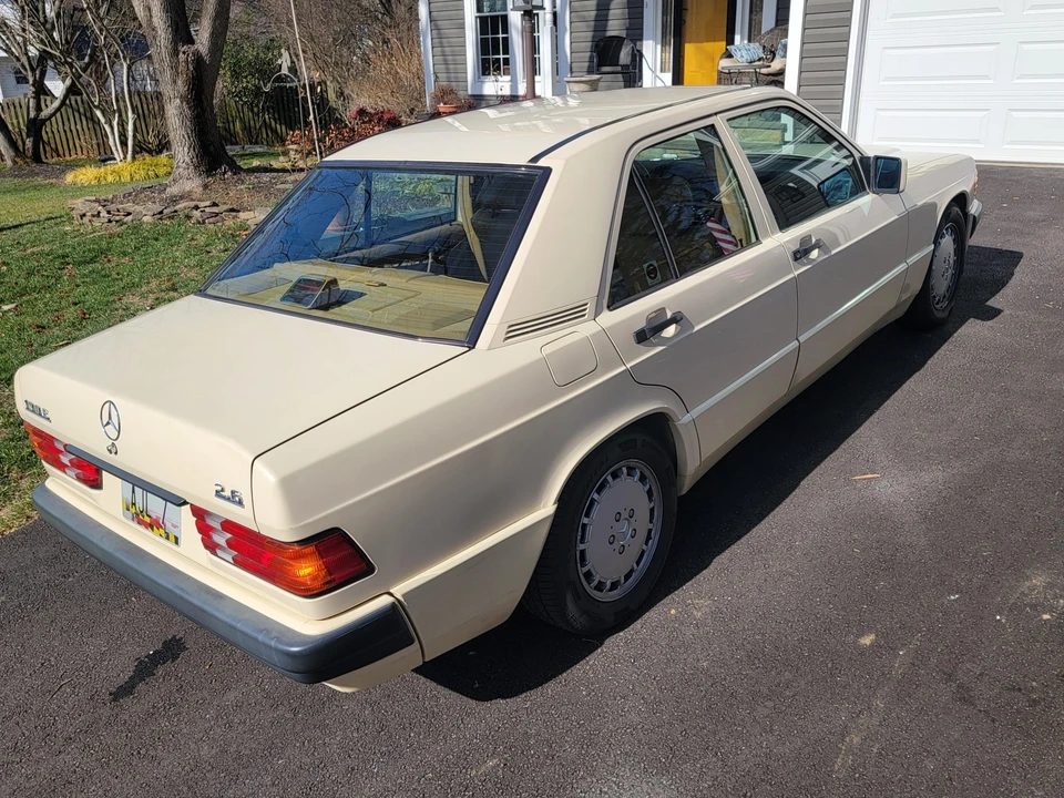 1992 Mercedes-Benz 190E - Image 17 of 31