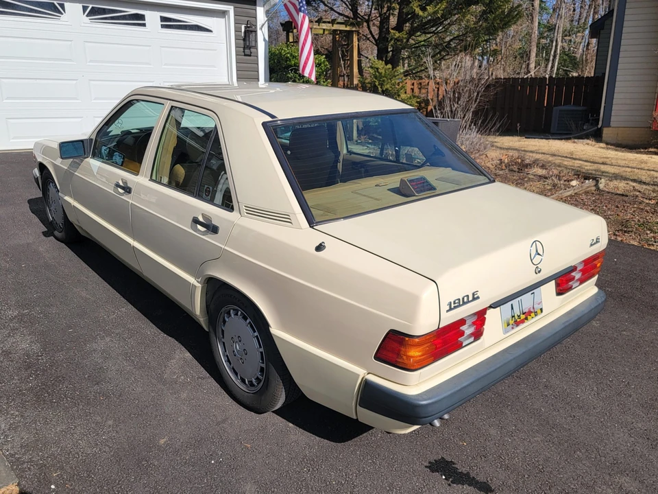 1992 Mercedes-Benz 190E - Image 11 of 31