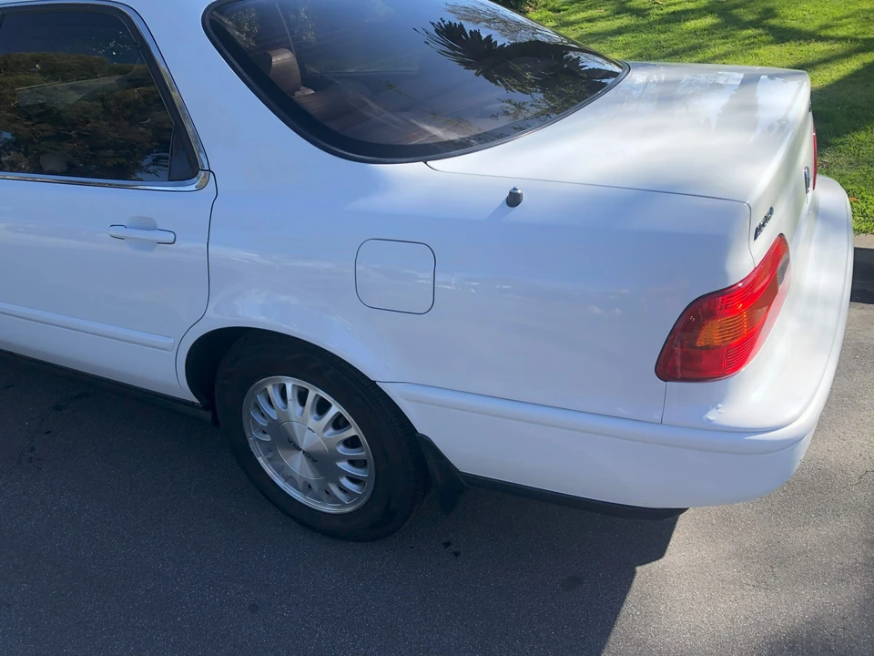 1993 Acura Legend 2nd Gen - Image 27 of 31