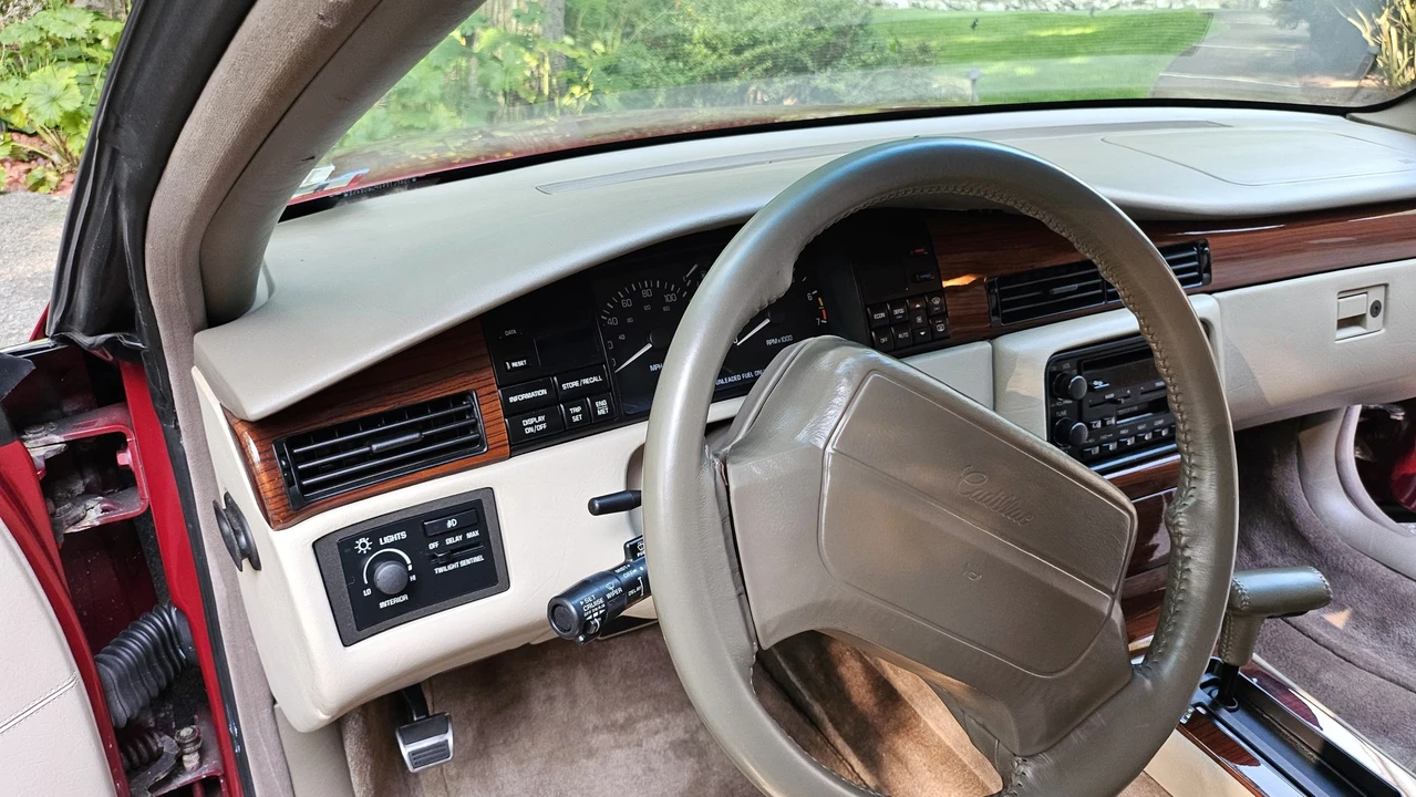 1993 Cadillac Eldorado 11th Gen - Image 22 of 31