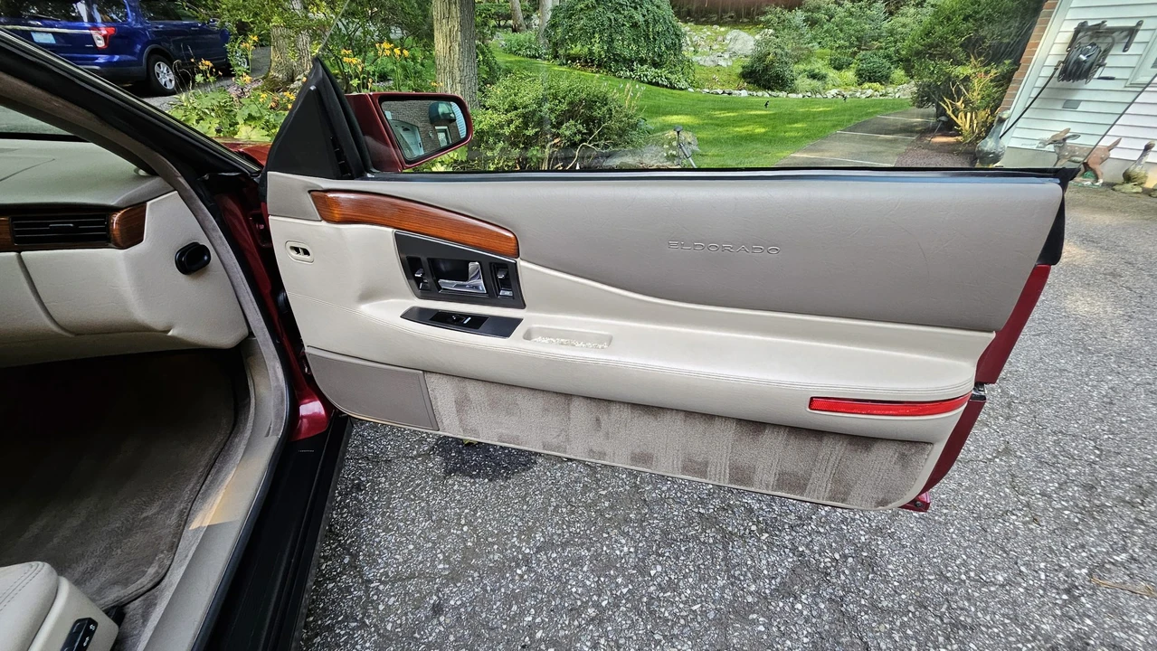 1993 Cadillac Eldorado 11th Gen - Image 19 of 31