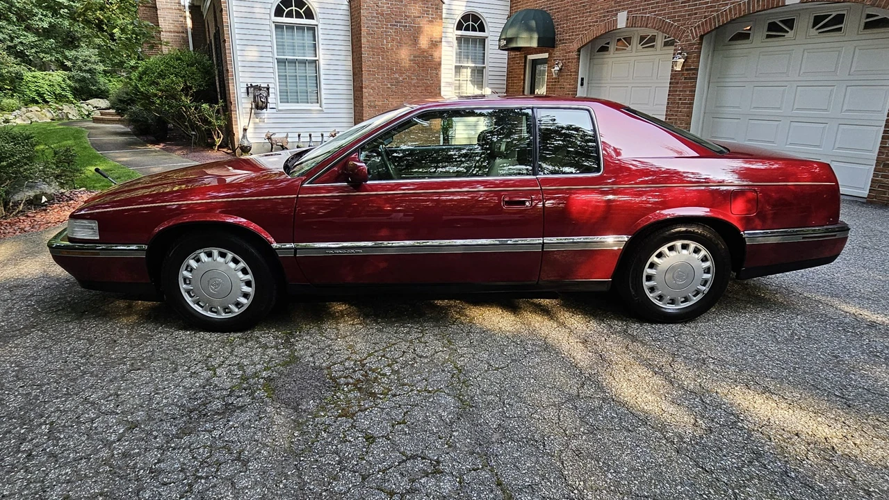 1993 Cadillac Eldorado 11th Gen - Image 9 of 31