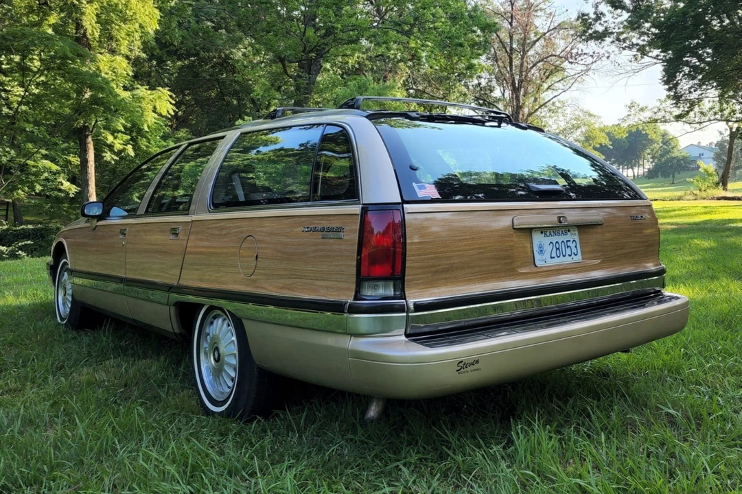 1994 Buick Roadmaster - Image 12 of 31