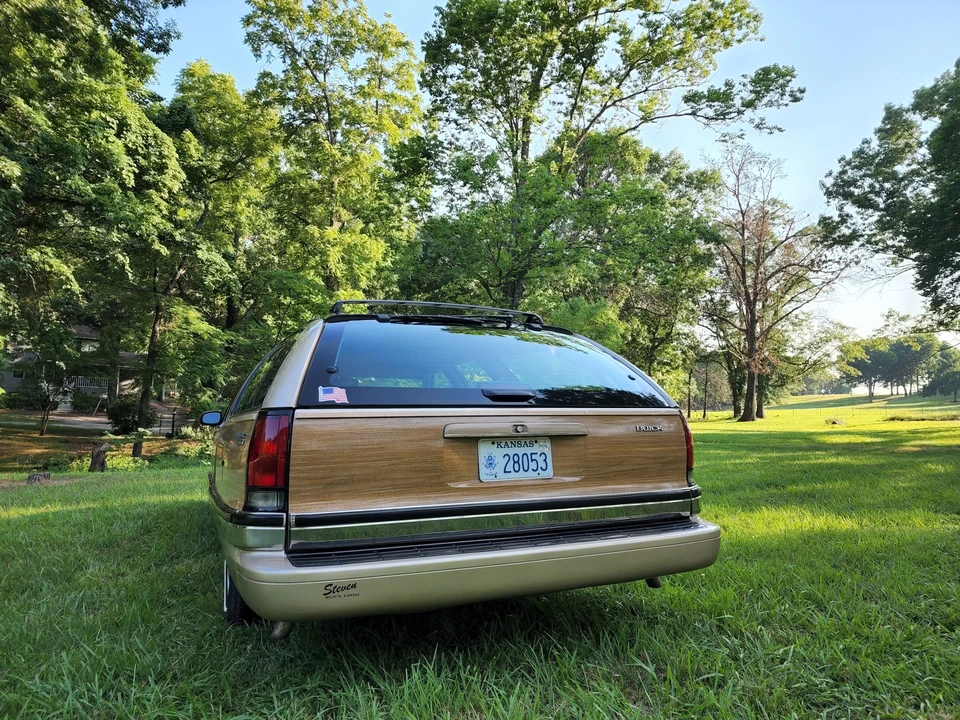1994 Buick Roadmaster - Image 15 of 31