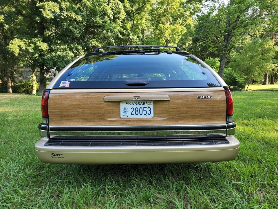 1994 Buick Roadmaster - Image 16 of 31