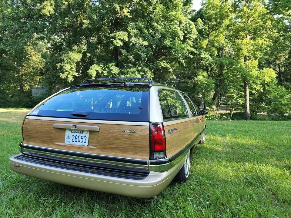 1994 Buick Roadmaster - Image 17 of 31