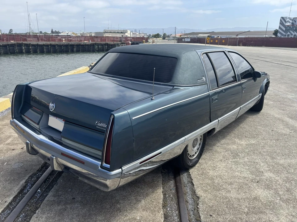 1994 Cadillac Fleetwood - Image 8 of 31