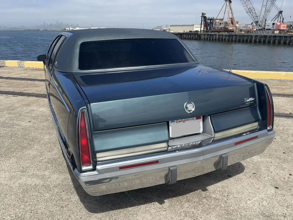 1994 Cadillac Fleetwood - Image 11 of 31