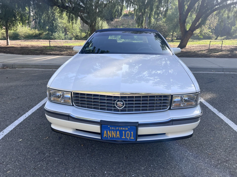 1994 Cadillac DeVille 7th Gen - Image 5 of 31