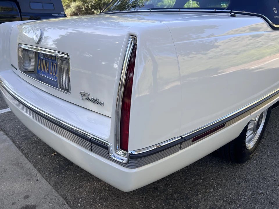 1994 Cadillac DeVille 7th Gen - Image 26 of 31
